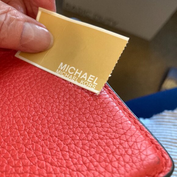 Michael Kors Jet Set Coral Leather Crossbody Bag - Picture 4 of 12